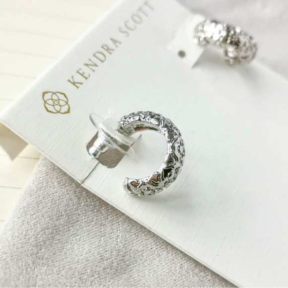 NEW KENDRA SCOTT HARPER SILVER HUGGIE EARRINGS - Picture 2 of 5